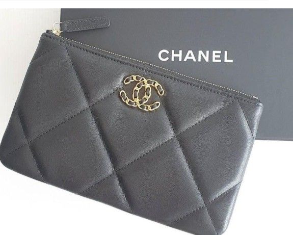 Chanel 19 series 2025