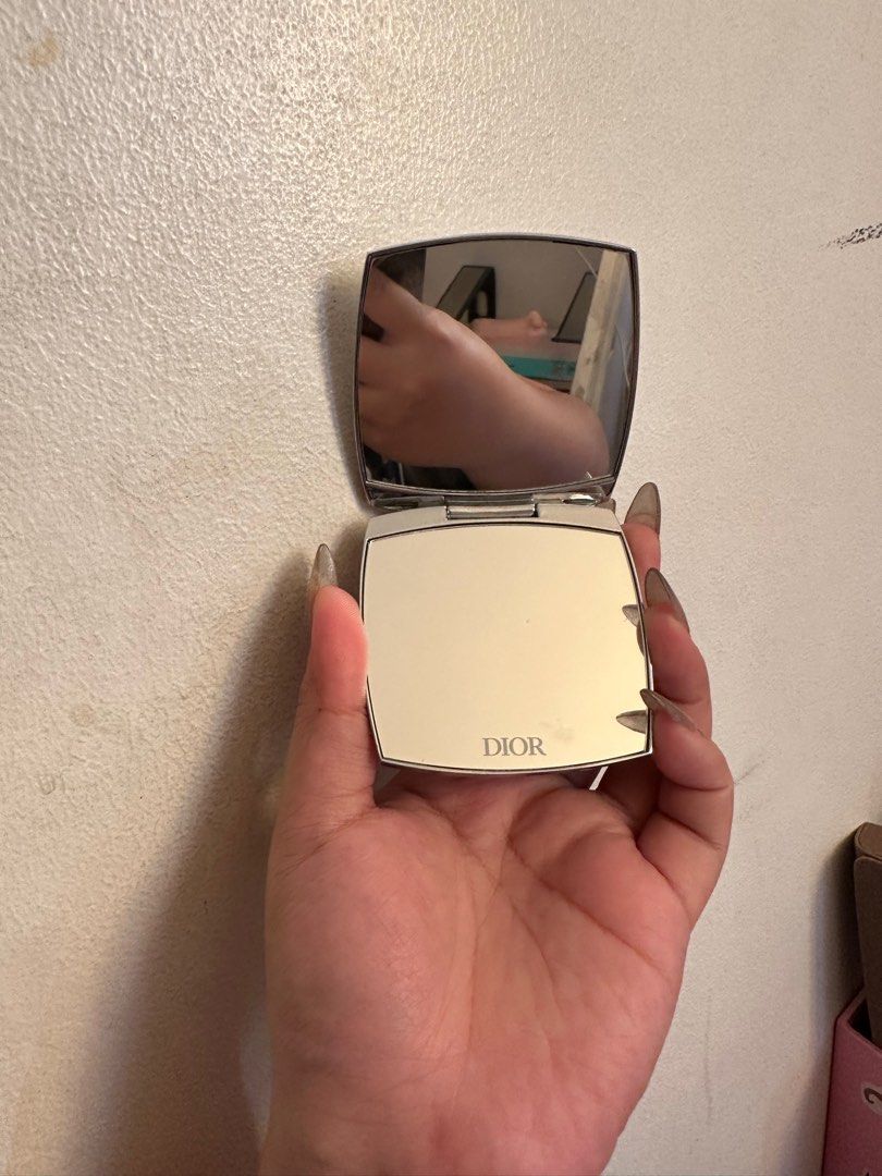 DIOR GWP MIRROR (Category: Makeup) located in Pasig City. Submitted by Andyglambeautyph (Listing ID 1288324796, Image 2). Description: With minimal scratches lang got this as a purchase gift from Dior! Pm me! .