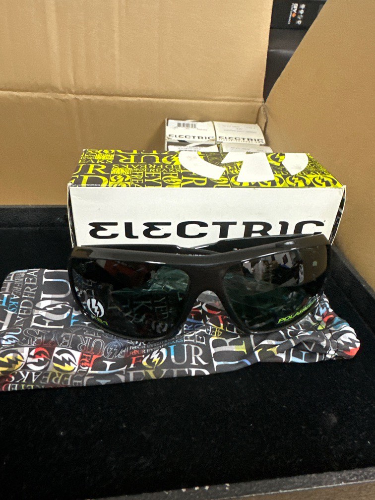 Electric visual SUNGLASS kb1 polarized gloss black grey Men s
