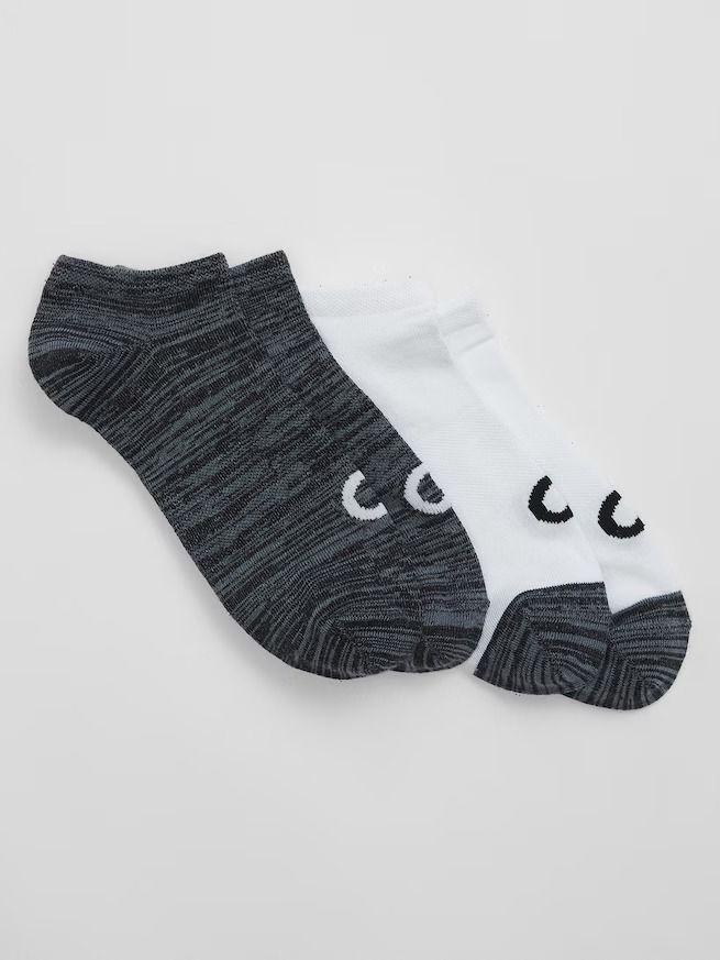 GapFit Ankle Socks (2-Pack) (Category: Socks) located in Las Pinas. Submitted by chicchateaumnl (Listing ID 1288330730, Image 1). Description: GapFit AMercury Gray (016) Made from 10% recycled materials Stretchy soft knit fabric Ribbed collar Reinforced toe and heel for increased durability Front GapFit logo.