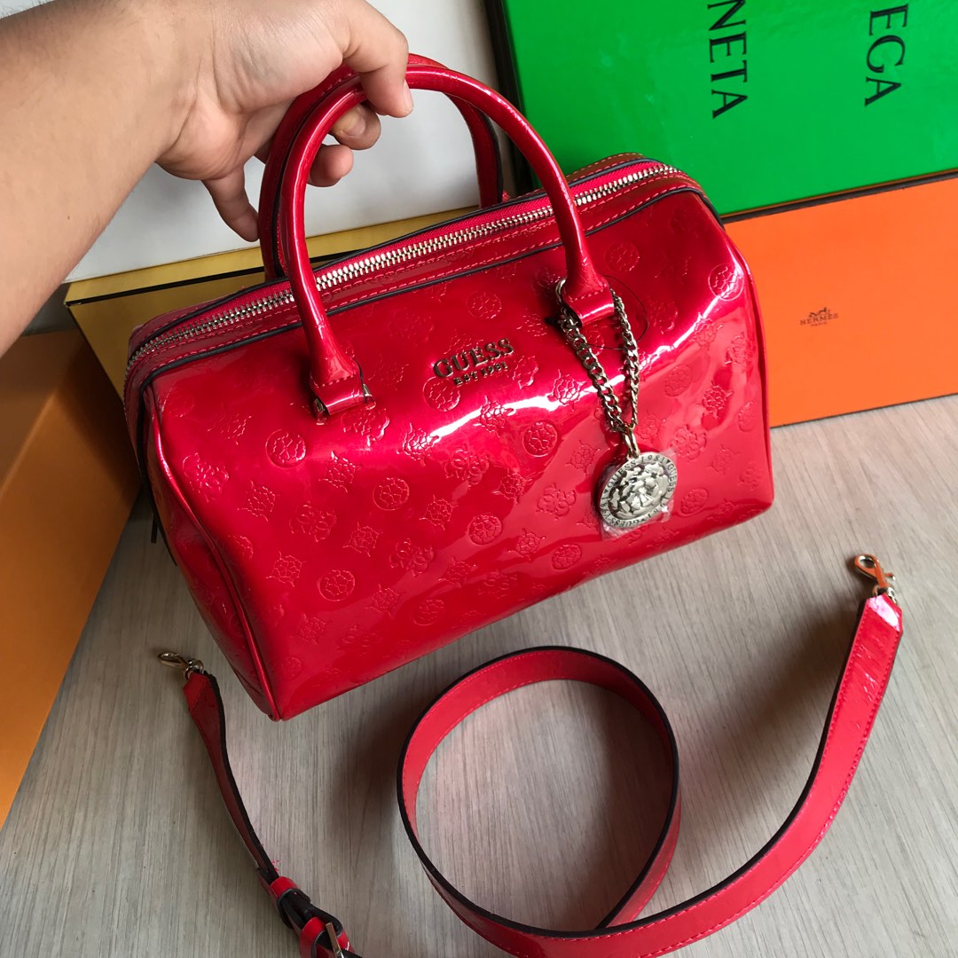 Guess Boston bag red Measurement 21 x 30 CM