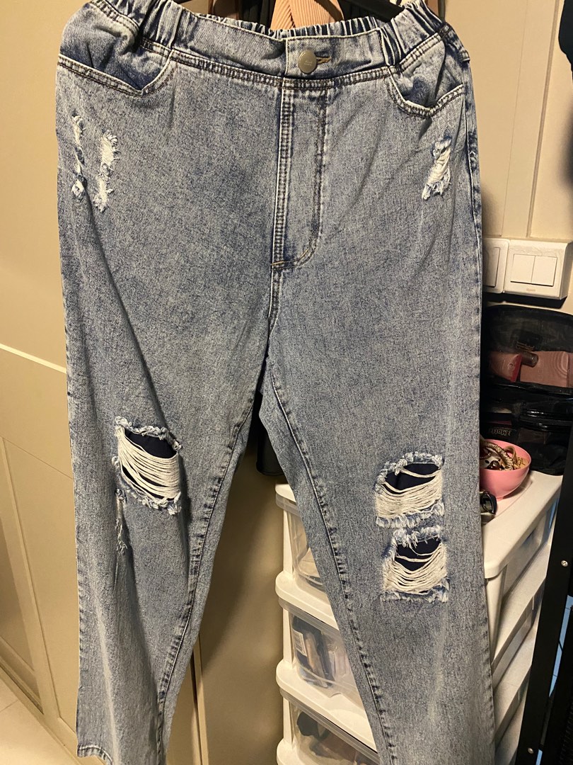 Halal outlet ripped jeans