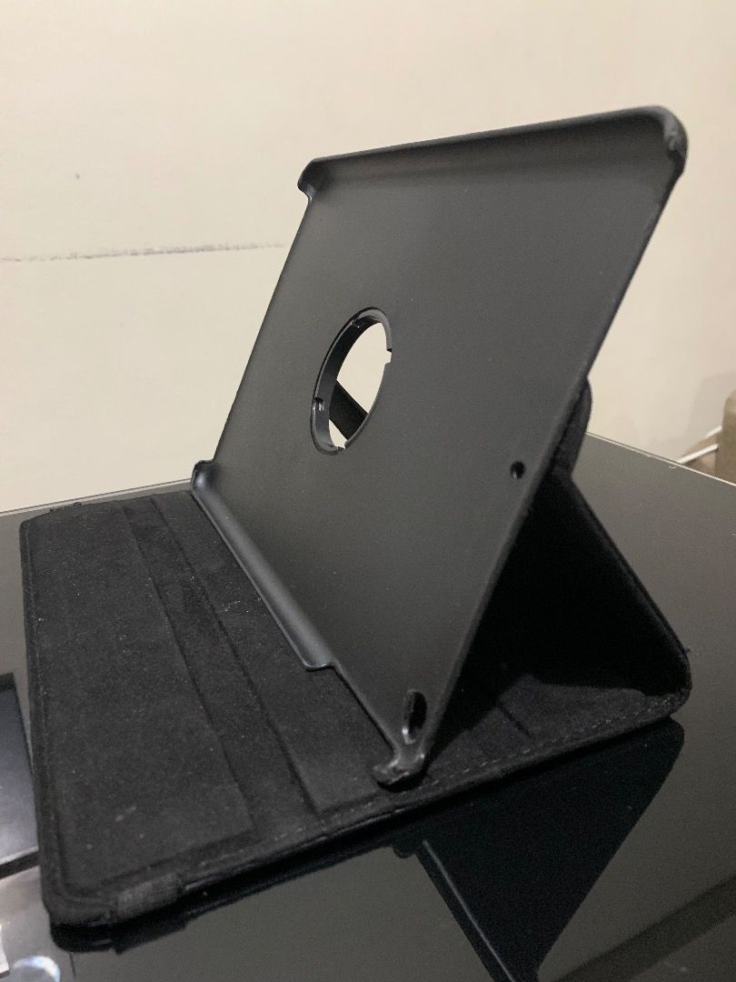 iPad Air 1/2 Leather Case (Category: Other Accessories) located in Mandaluyong City. Submitted by irvingjason (Listing ID 1288244697, Image 1). Description: IPad Air 1//2 Leather Case for Sale P199 only In ver excellent condition, almost new RFS: decluttering Shipping to be shouldered by buyer.