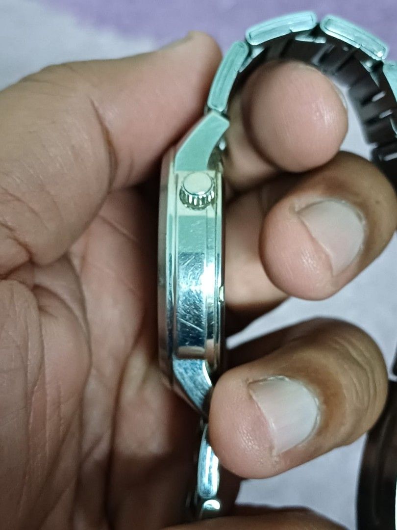 Jam casio (Category: Watches) located in Kuala Lumpur. Submitted by WanArafi (Listing ID 1288358982, Image 2). Description: Jam original casio,rare design, condition semua cemerlang, bateri je tiada, berminat boleh pm, rm160 siap post Tq.