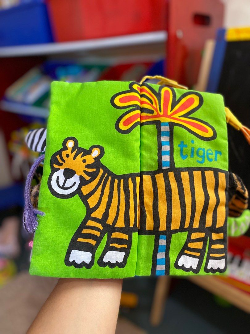 Jelly Cat jungly tail cloth book (Category: Children's Books) located in Manila. Submitted by avalanchesonlineshopmainacount (Listing ID 1288277283, Image 2). Description: .