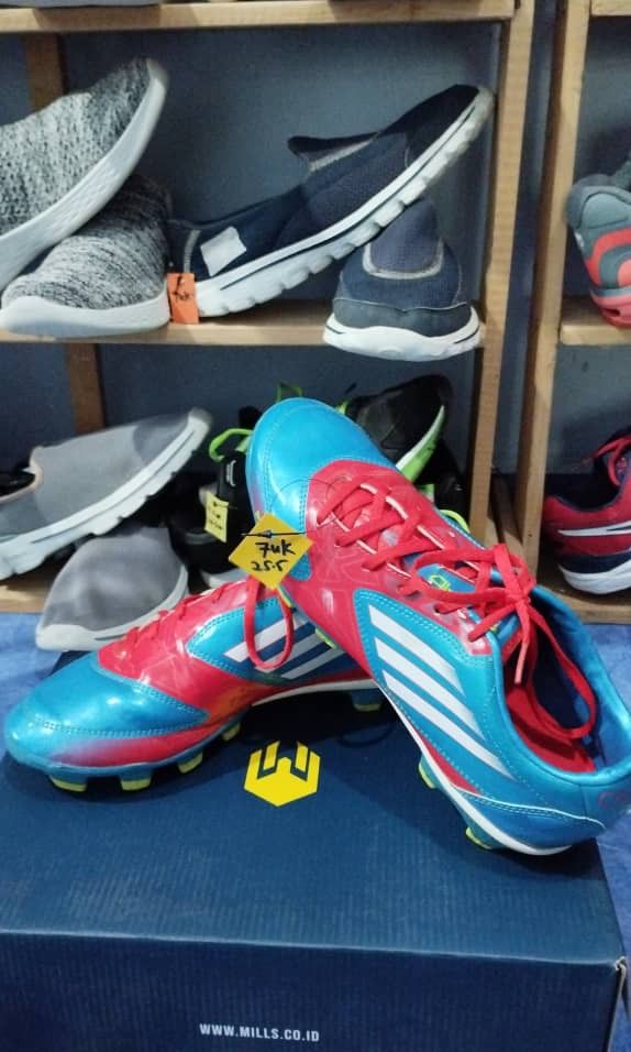 kasut bola adidas x