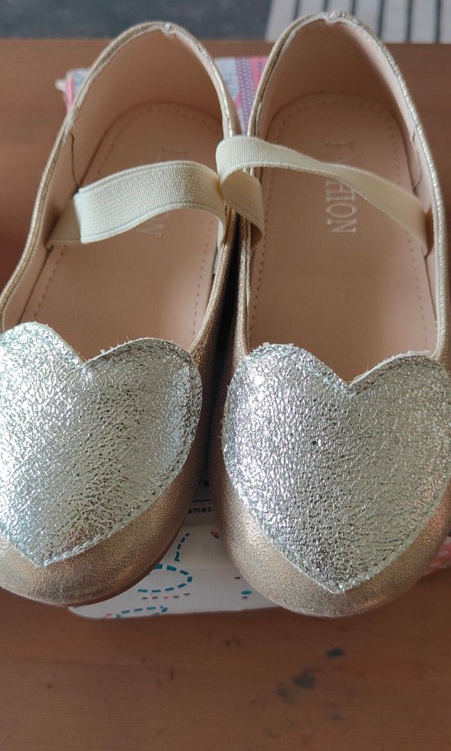 Childrens gold sparkly clearance shoes