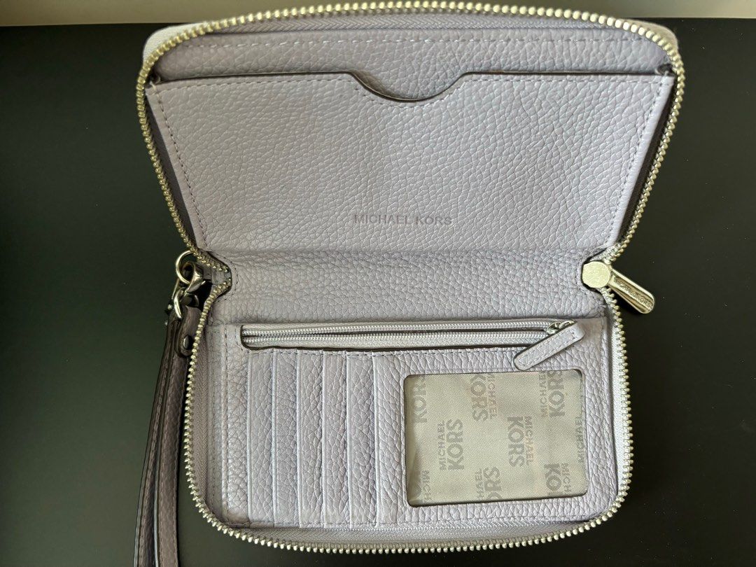 Amazon.com: Michael Kors Charlotte Large 3-in-1 Tote Crossbody Handbag  Leather (Black) : Clothing, Shoes & Jewelry