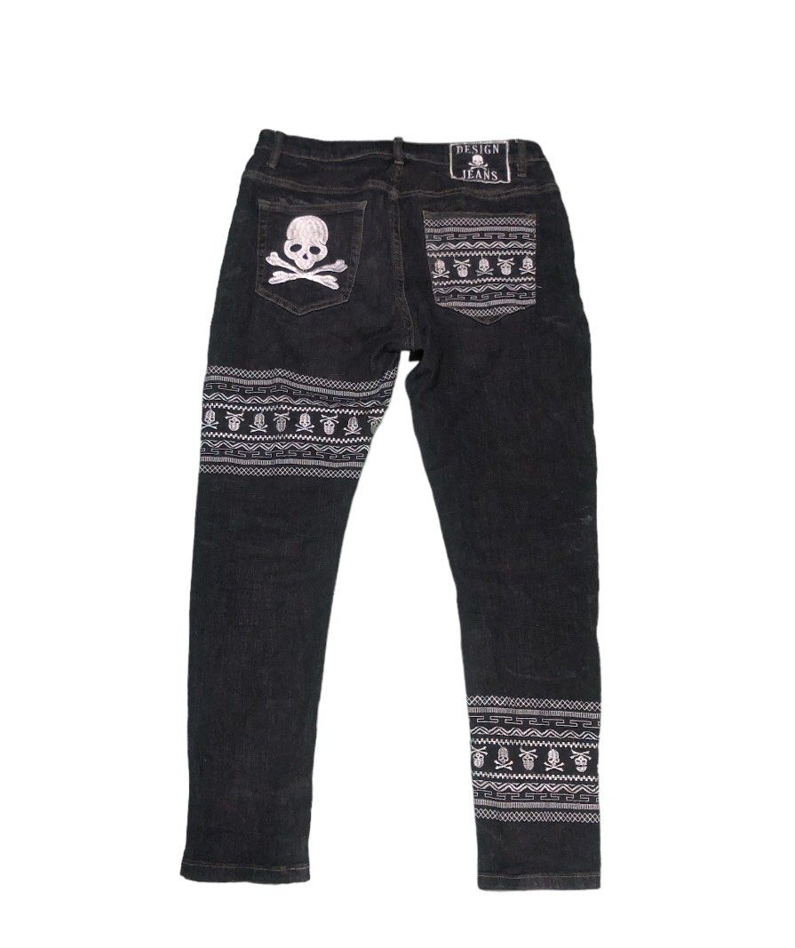 Mastermind skull pants (Category: Jeans) located in Quezon City. Submitted by GabineteThriftShop (Listing ID 1288353133, Image 1). Description: Off mastermind Size 33 No issue Good for psg.