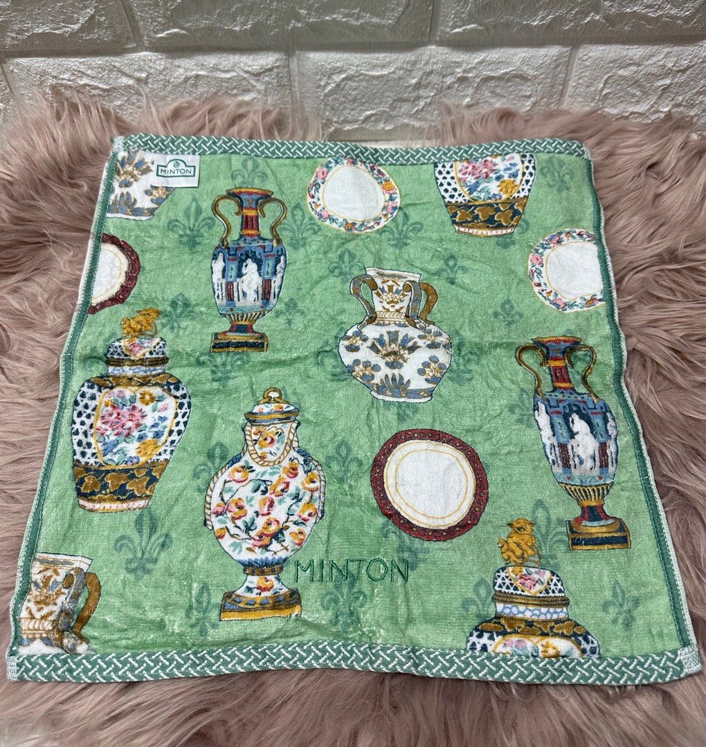 MINTON FACE TOWEL (Category: Bath) located in Manila. Submitted by rarefindsgallery (Listing ID 1288297150, Image 1). Description: Authentic MINTON FACE TOWEL size: 14 x 14 inches Good as new Made in Japan 🇯🇵 Please manage your expectations as this is Japan surplus item. #2024declutter.