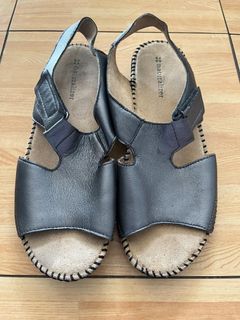 naturalizer sandals View all naturalizer sandals ads in