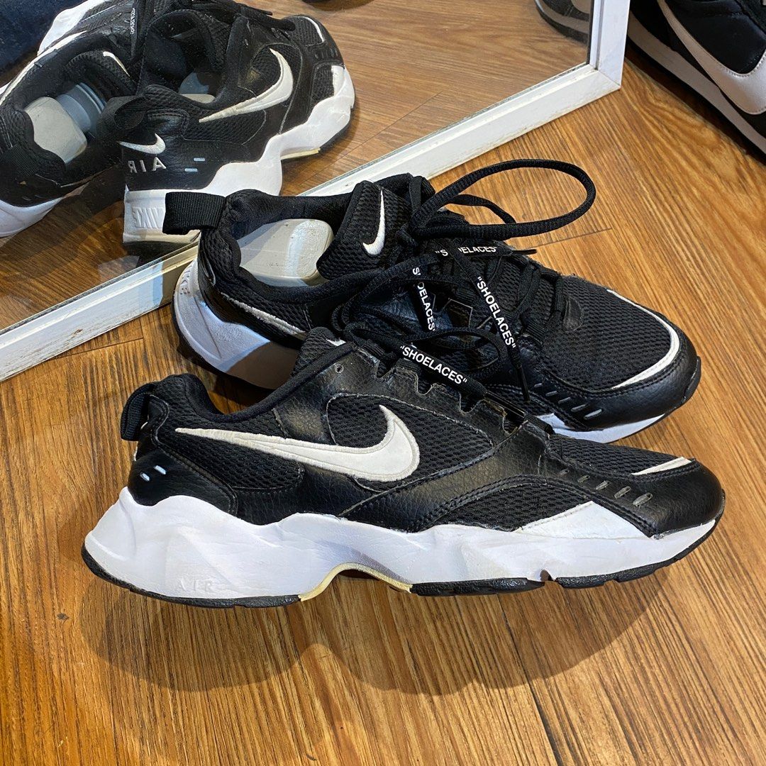 nike air heights trainers