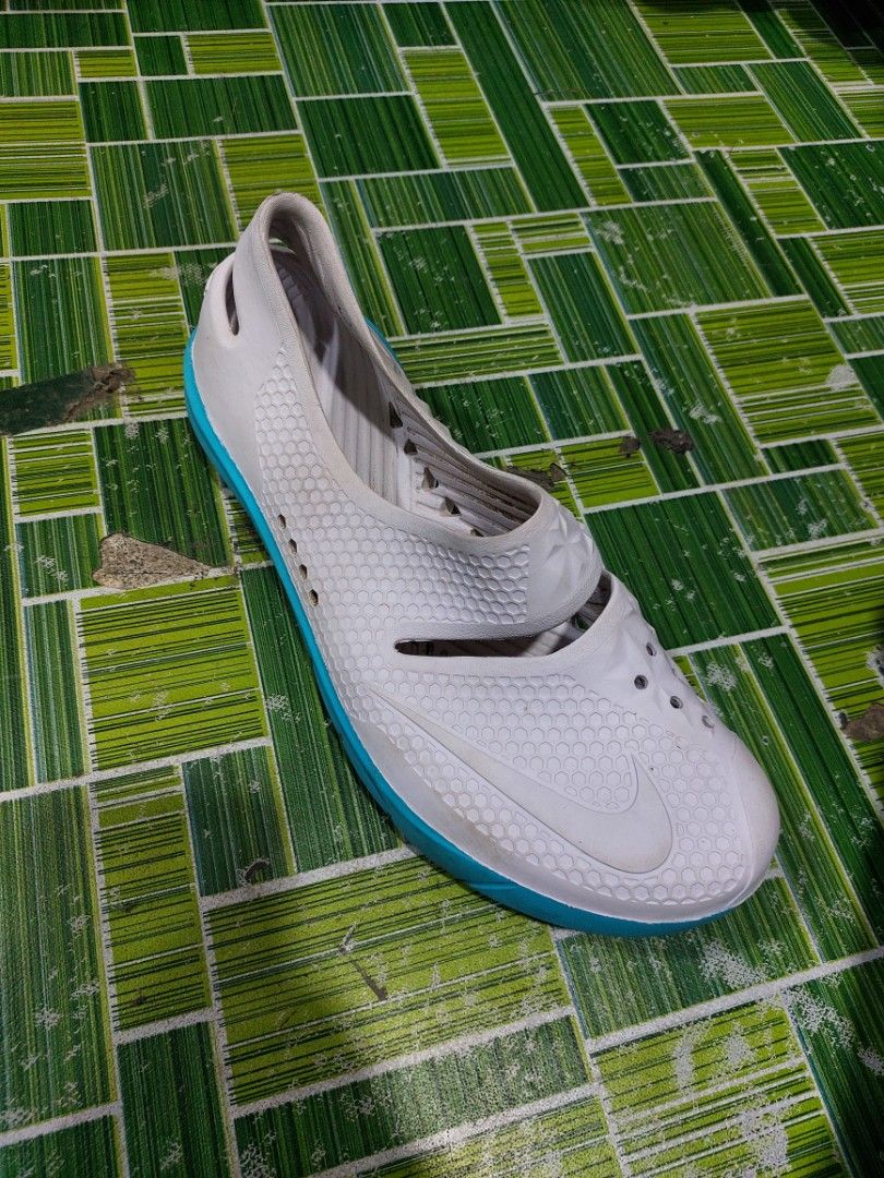 Nike plastic slippers hot sale
