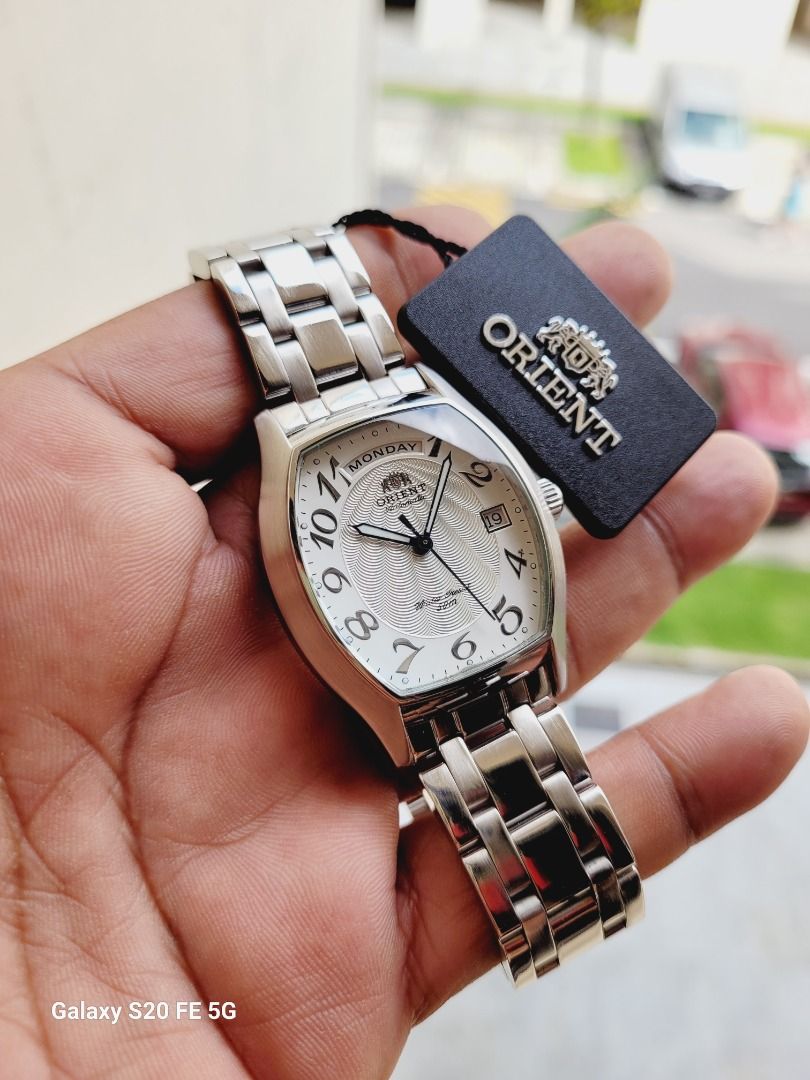 Orient tonneau outlet