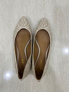 (Category: ) located in . Submitted by deedeepreloved23 (Listing ID 1288361147, Image 1). Description: .
