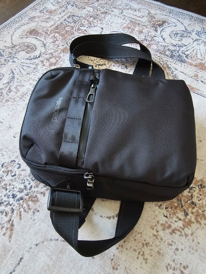Pacsafe Metrosafe X Vertical Crossbody 30620 Men s Fashion Bags