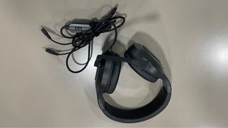 Polar Wired Headset with Microphone64149381566465110