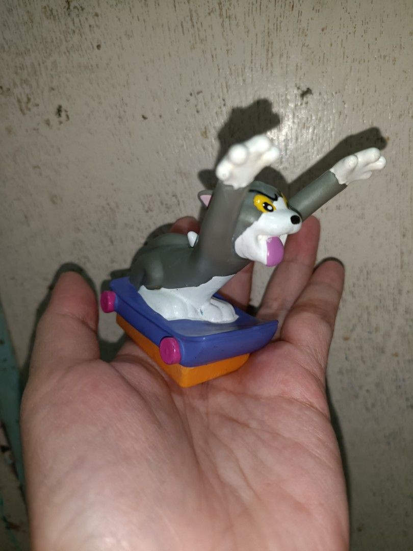 Rare burger king Tom pull & go skateboard (Category: Vintage Collectibles) located in Iligan City. Submitted by shehabdor98515 (Listing ID 1288367545, Image 1). Description: what you see is what you get with minimal flaws see pic slowly.