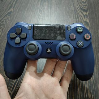 Second hand ps4 outlet controller for sale