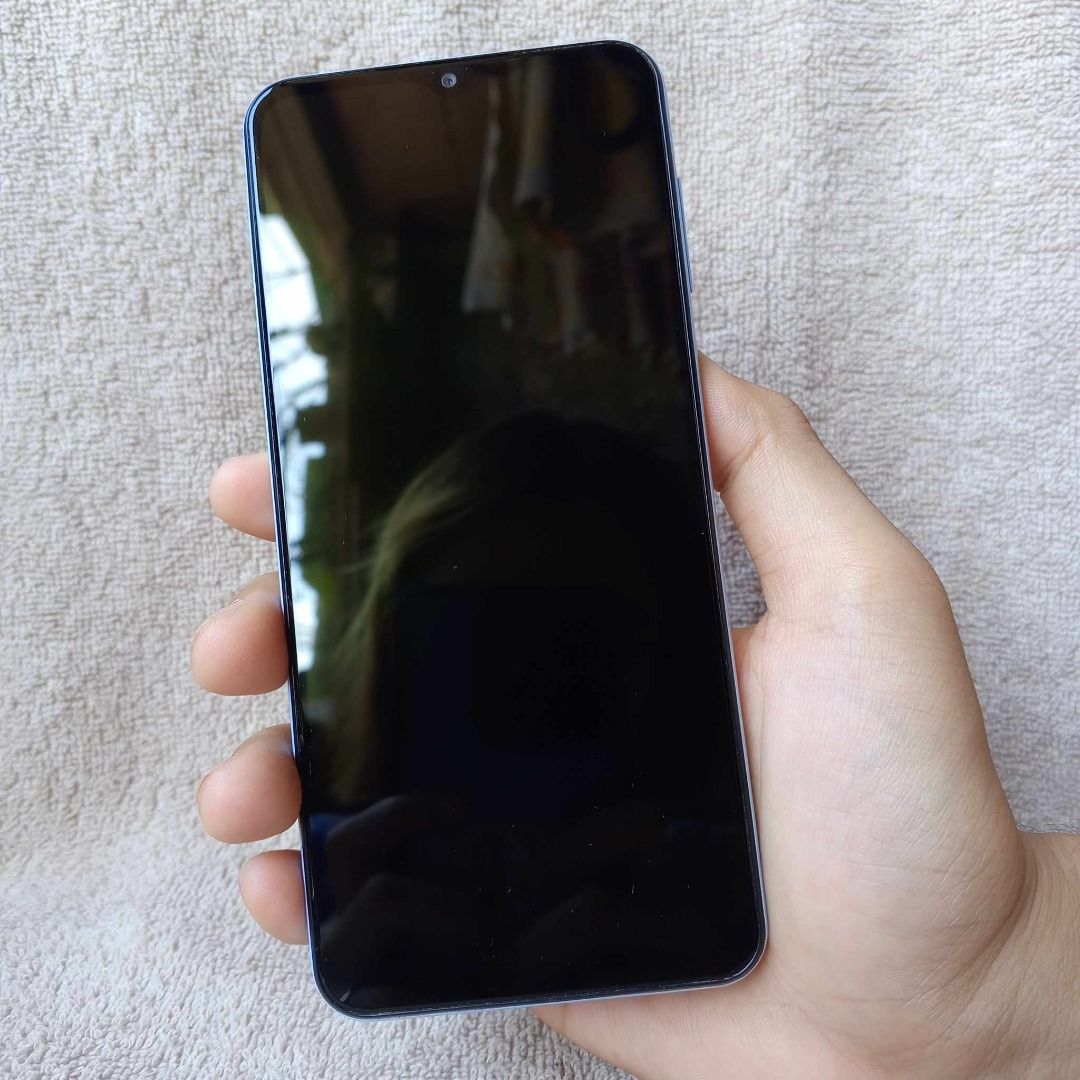 Samsung Galaxy A13 128/4GB (Category: Samsung) located in Caloocan City. Submitted by anthonymic06518 (Listing ID 1288309612, Image 3). Description: Samsung Galaxy A13 - 128GB Memory / 4GB Ram Selling Price : 10k (Original price nung binili is 15k) W/ 2 FREEBIES : Power Bank, Wired earphones (See pictures of freebies below) Inclusion: Original Charger Age : 1 yr & 3 months (November 2022 binili) Very well used and no issues sa system or others, g