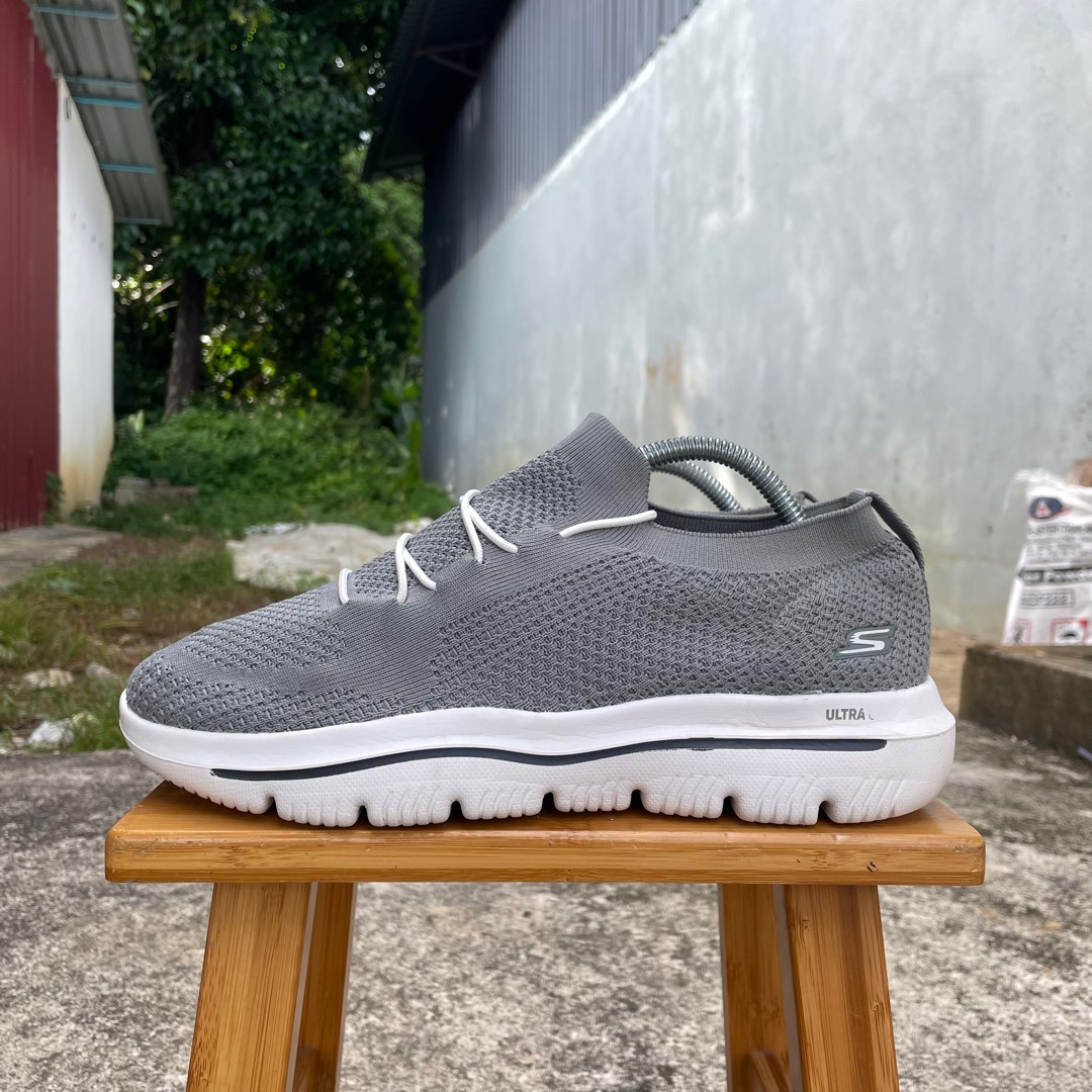 Skechers GO Run Ultra G0 Jogging 7.5UK RM9O Sports Equipment