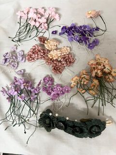 Small artificial Flowers