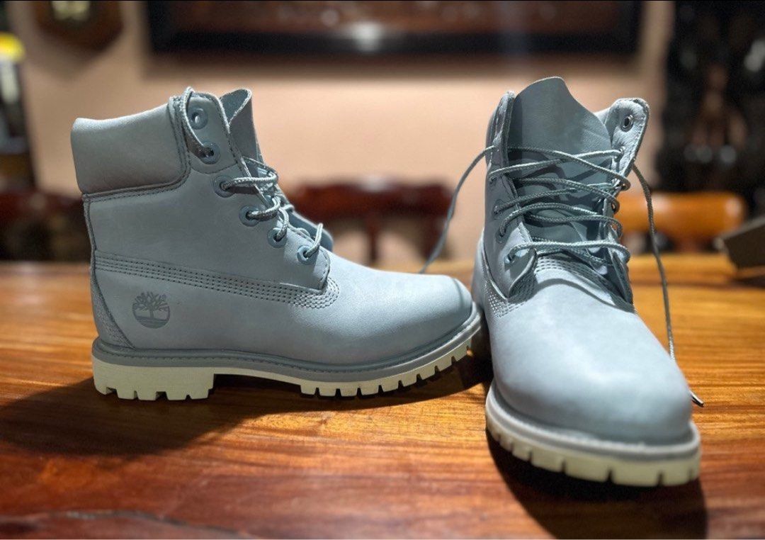 Timberland Shoes (Category: Boots) located in Taguig. Submitted by editroomph (Listing ID 1288233098, Image 1). Description: Authentic, used once. brand new condition size UK4 or US6 Shipping c/o buyer.