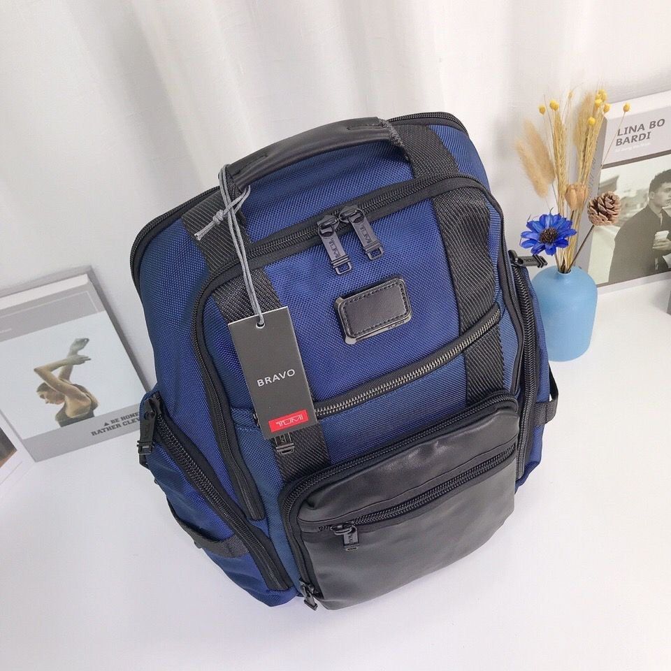 Tumi 232389d store