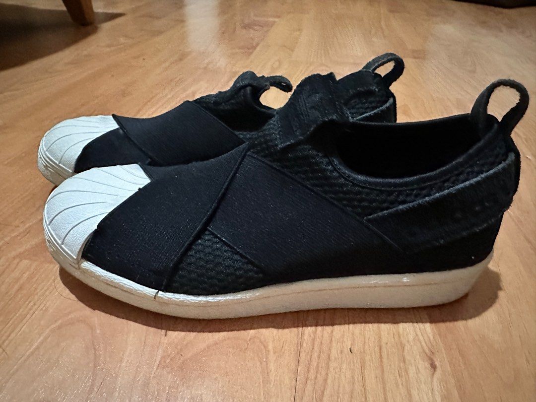 Used Authentic Womens Adidas Superstar Slip on size 5.5 us