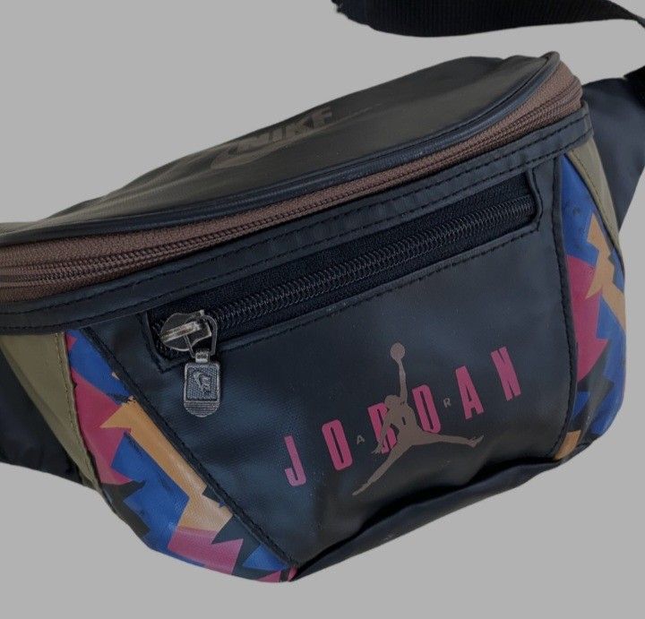 VINTAGE NIKE X JORDAN FANNY PACK BELTBAG Men s Fashion Bags Belt bags Clutches and Pouches on Carousell