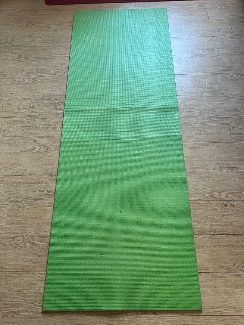 Small yoga mat, 運動產品, 其他運動配件- Carousell