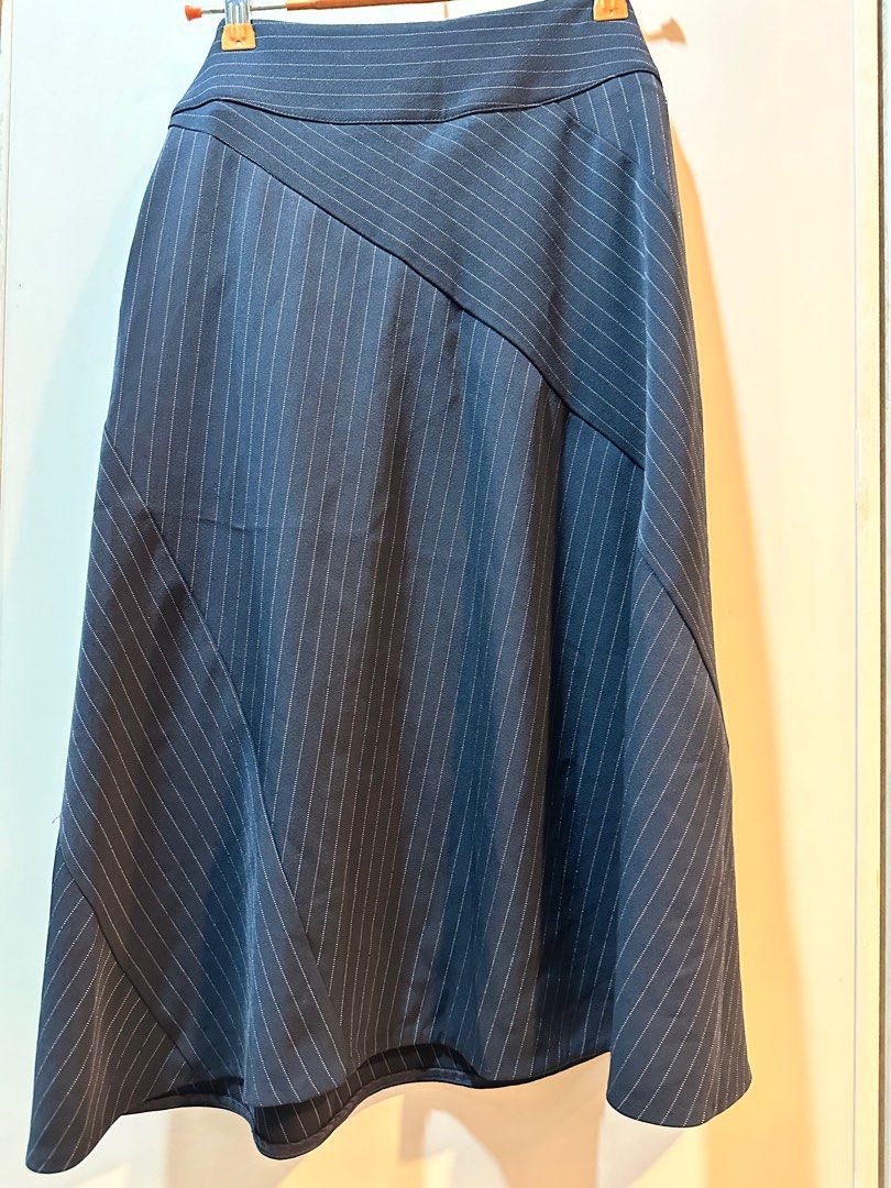 Zara Pinstriped A-Line Skirt (Category: Skirts) located in Paranaque City. Submitted by applemt (Listing ID 1288370894, Image 2). Description: Versatile piece with thick band that hides the tummy; hidden side zipper Waist: 14.5” laid flat #2024declutterinf.