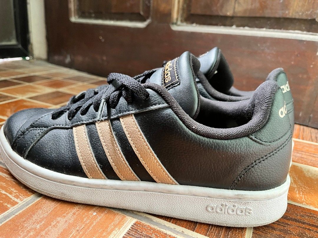 Adidas grand court shop black and gold