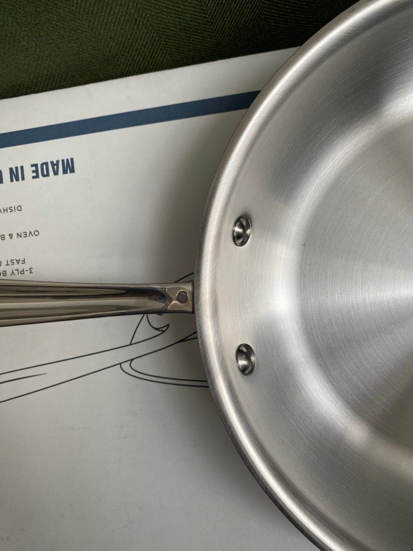 All Clad D3 10” Fry Pan (Category: Cookware & Accessories) located in Tagaytay City. Submitted by secondbeing (Listing ID 1288490066, Image 3). Description: 3-ply bonding for fast & even heat, oven & broiler safe, safe for all stovetops and induction.