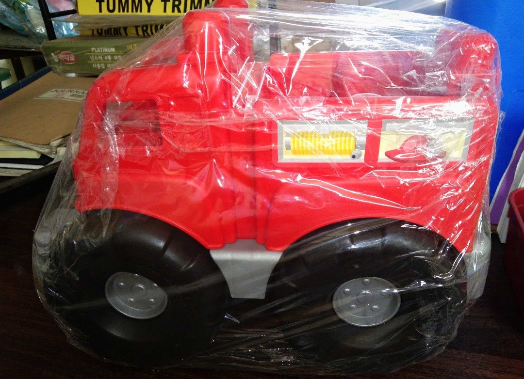 Authentic Megablocks Red Truck Toy (Category: Lego & Building Sets) located in Rizal. Submitted by TheSweetSpotShoppe (Listing ID 1288589228, Image 2). Description: • Authentic megablocks red truck toy.