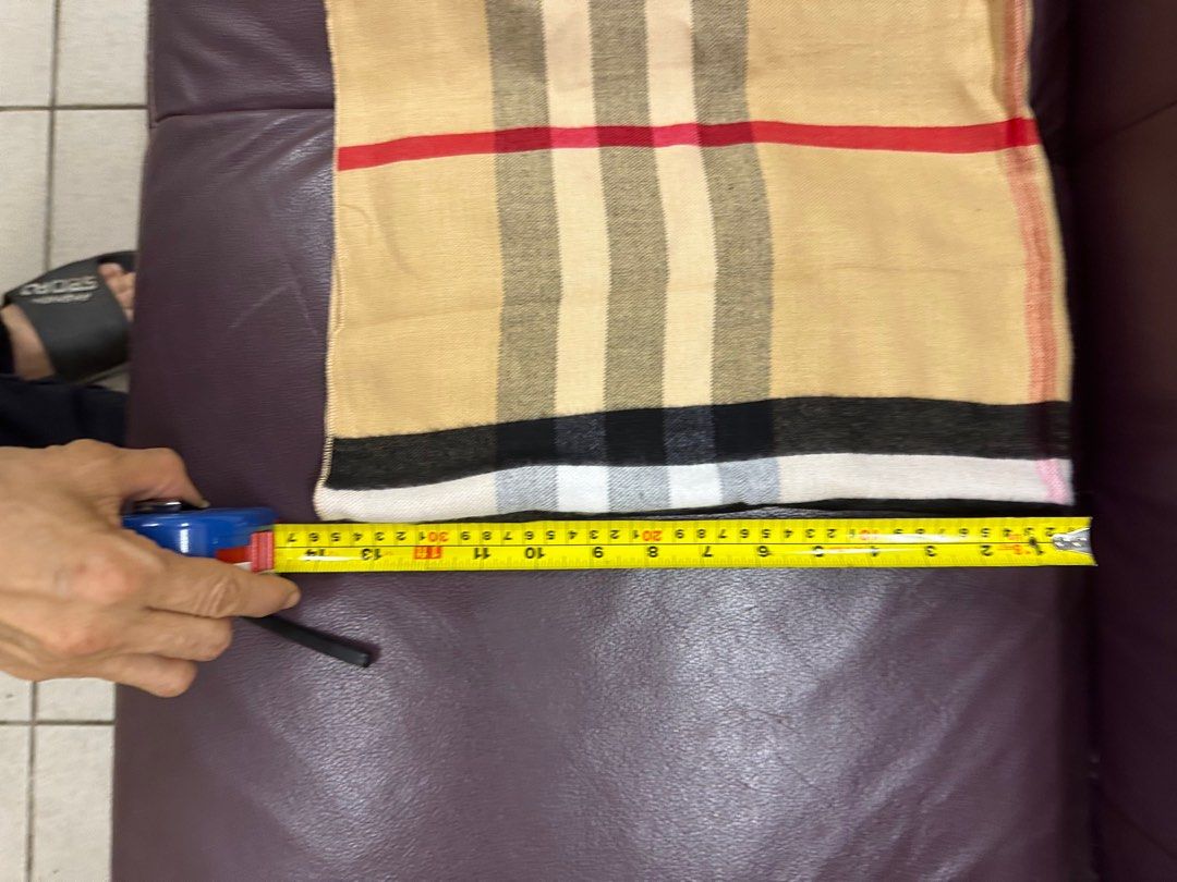 Burberry cashmere scarf made in Scotland size 70 cmx 200cm 97 new Carousell