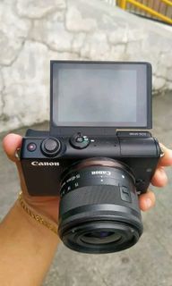 Canon m100