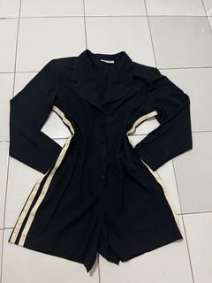 CEO-LIKE ROMPER WITH SHOULDER PADS