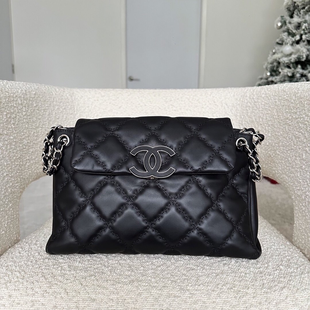 Chanel hampton flap clearance bag