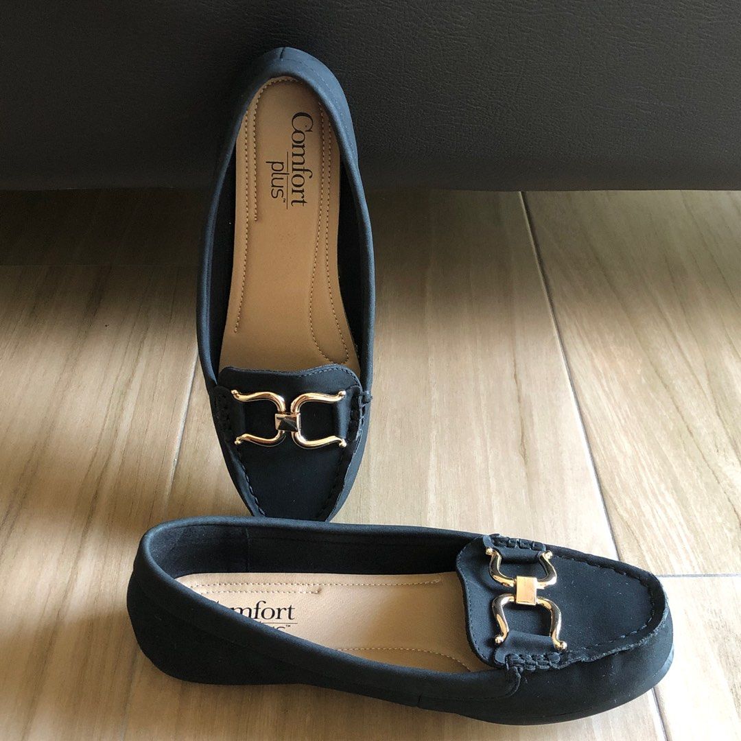 Comfort Plus / Payless shoes / loafers (black) #2024declutter (Category: Loafers) located in Quezon City. Submitted by pxa.store (Listing ID 1288571412, Image 2). Description: ✨Good as new ✨Selling for ₱750 only ✨Brand: Comfort Plus (bought from Payless) #2024declutter.