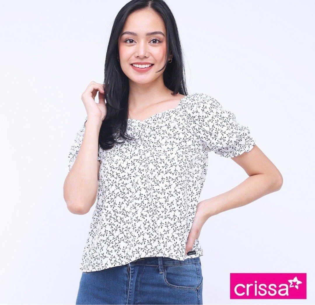 Crissa tops / blouses (Category: Blouses) located in Pasig City. Submitted by joy.to.the.world (Listing ID 1288656639, Image 1). Description: Used once XL Brown 100 black open cardigan size M.