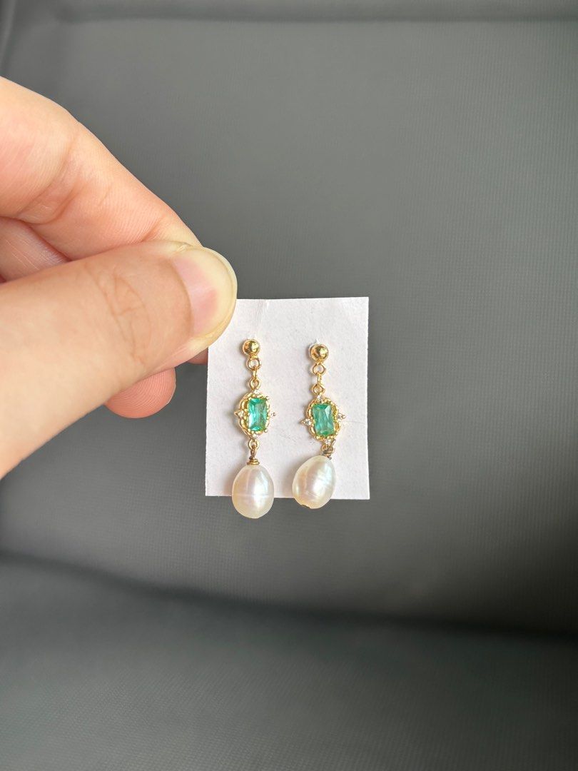 Dainty pearl clearance earrings