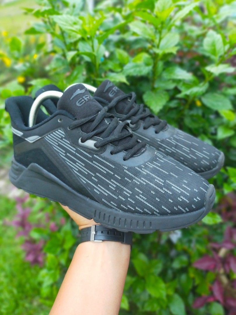 Erke 2025 shoes black