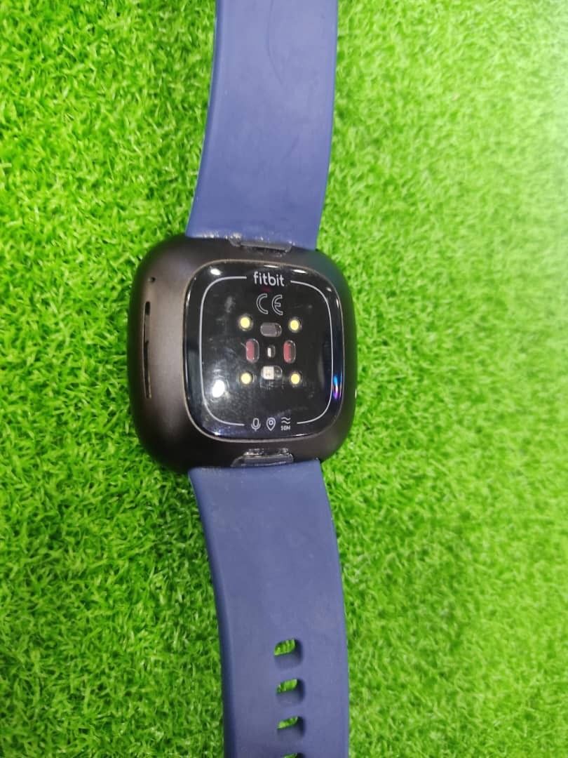 Fitbit amoled 2025