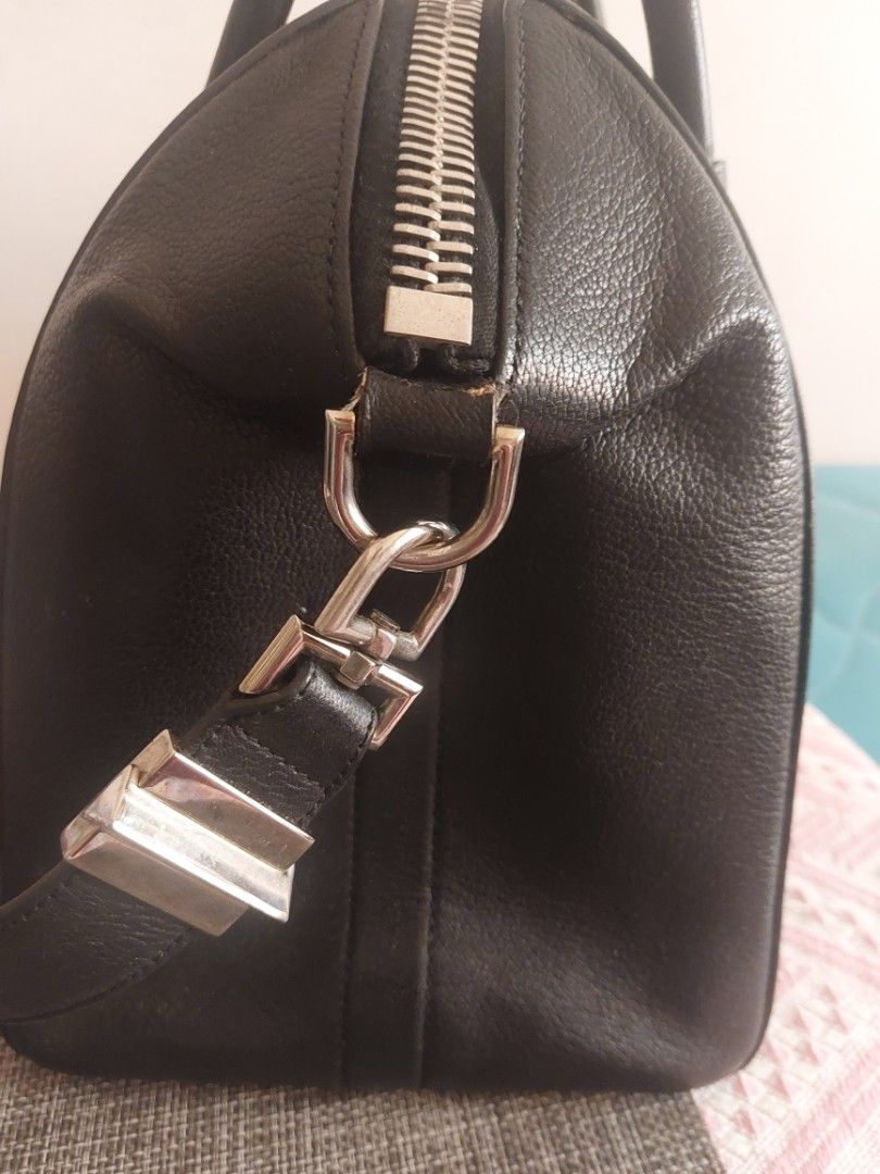 Givenchy Antigona Bag medium (Category: Luxury Bags & Wallets) located in Manila. Submitted by ixxxas (Listing ID 1288556966, Image 3). Description: price negotiable for serious buyers 8/10 preowned condition comes with dustbag, card, and bag organizer dimensions: 13.2 L × 11 W × 7.5 H (inches) bought from The Bag Hub.