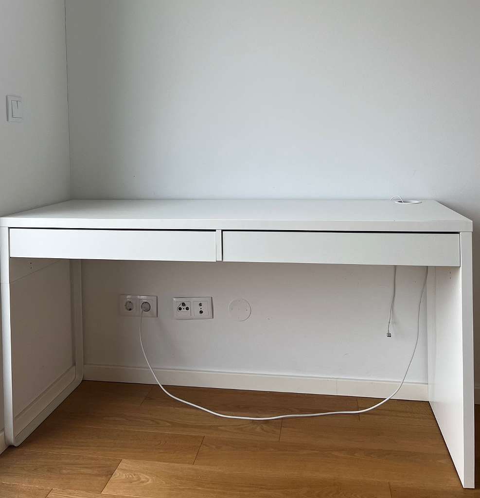 Micke workstation outlet