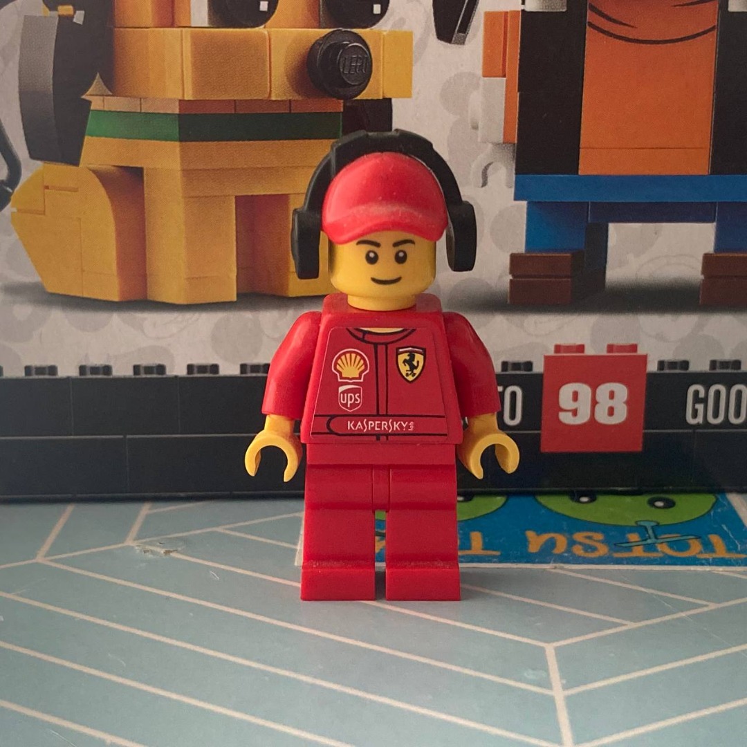 Lego ferrari minifigures 2025