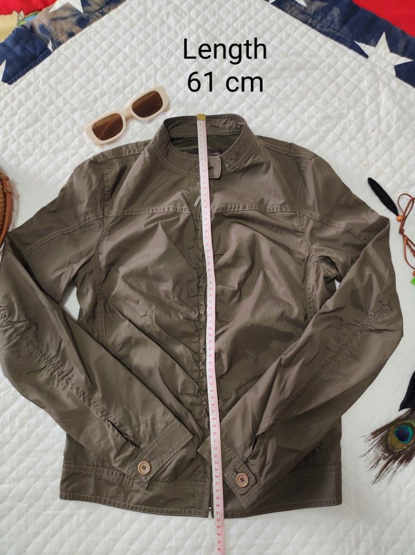 Likenew light brown bomber jacket S-M (Category: Coats, Jackets and Outerwear) located in Manila. Submitted by leideclutter (Listing ID 1288496991, Image 3). Description: Hard to let go pero dina kasya saken. Used it only twice. Excellent condition fit to S-M size. RFS: Decluttering Mode of payment gcash SF c/o buyer LBC cash on pick up 95 php or flash express door to door delivery 100 php.