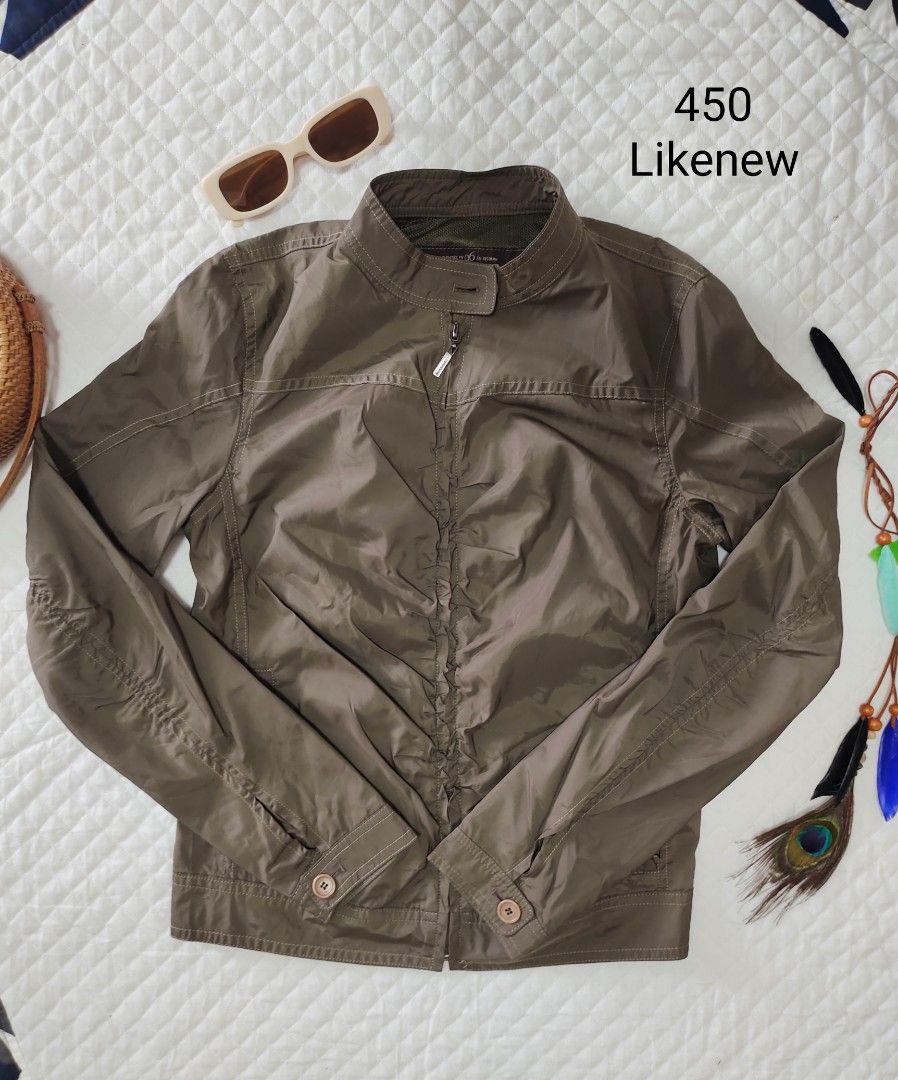 Likenew light brown bomber jacket S-M (Category: Coats, Jackets and Outerwear) located in Manila. Submitted by leideclutter (Listing ID 1288496991, Image 1). Description: Hard to let go pero dina kasya saken. Used it only twice. Excellent condition fit to S-M size. RFS: Decluttering Mode of payment gcash SF c/o buyer LBC cash on pick up 95 php or flash express door to door delivery 100 php.
