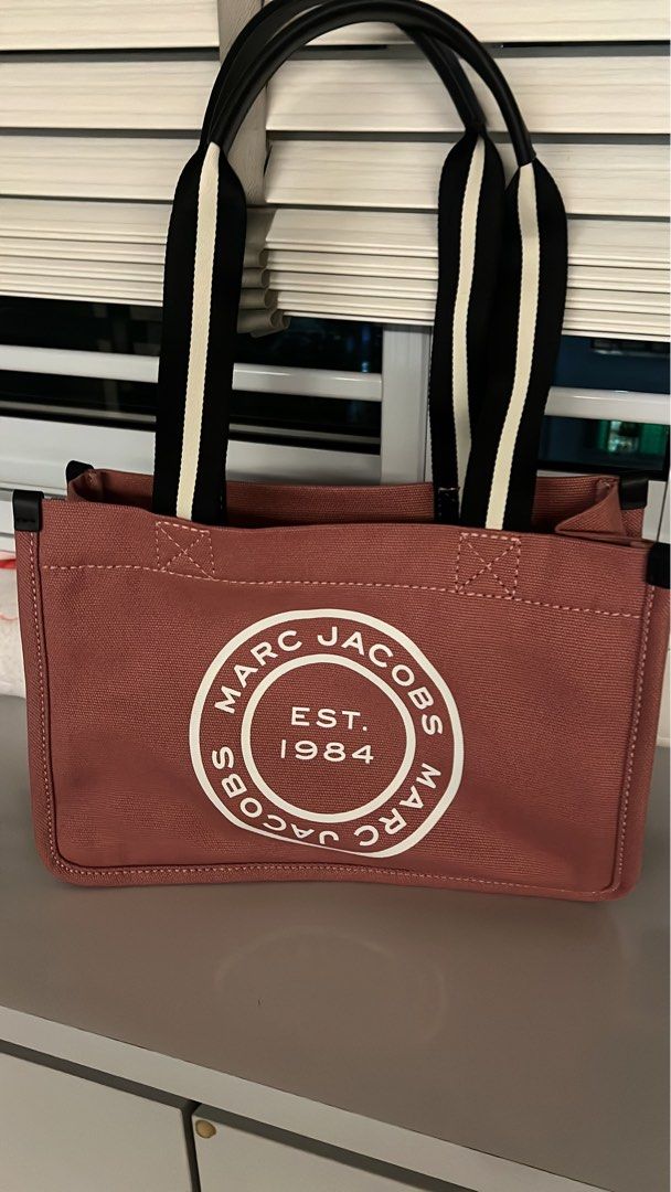 Marc jacobs canvas handbags store